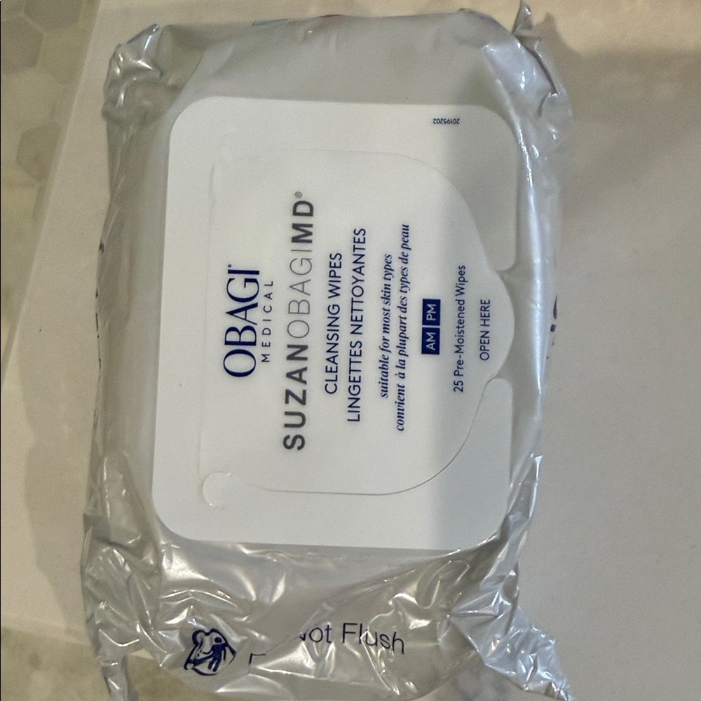Obagi SuzanOBAGI MD Cleansing Wipes - White & Blue Pack